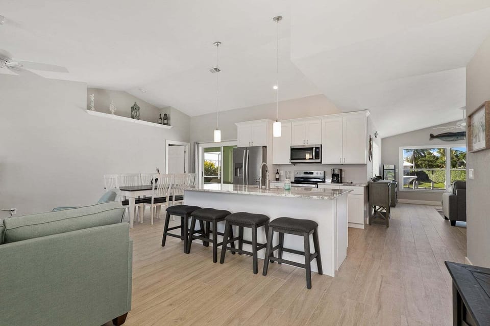 Open Kitchen with breakfast bar