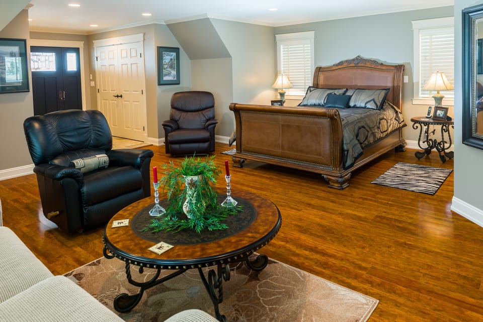 Selkirk Mountain View Master Suite | Premium bedding, laptop workspace, blackout drapes, soundproofing