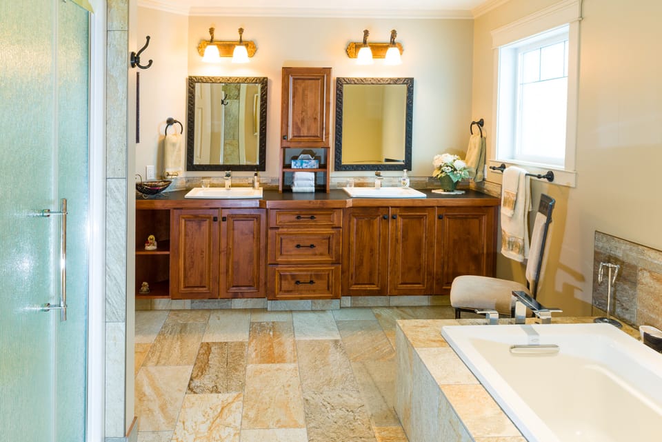 Selkirk Mountain View Master Suite | Bathroom amenities | Hair dryer, towels, soap, shampoo