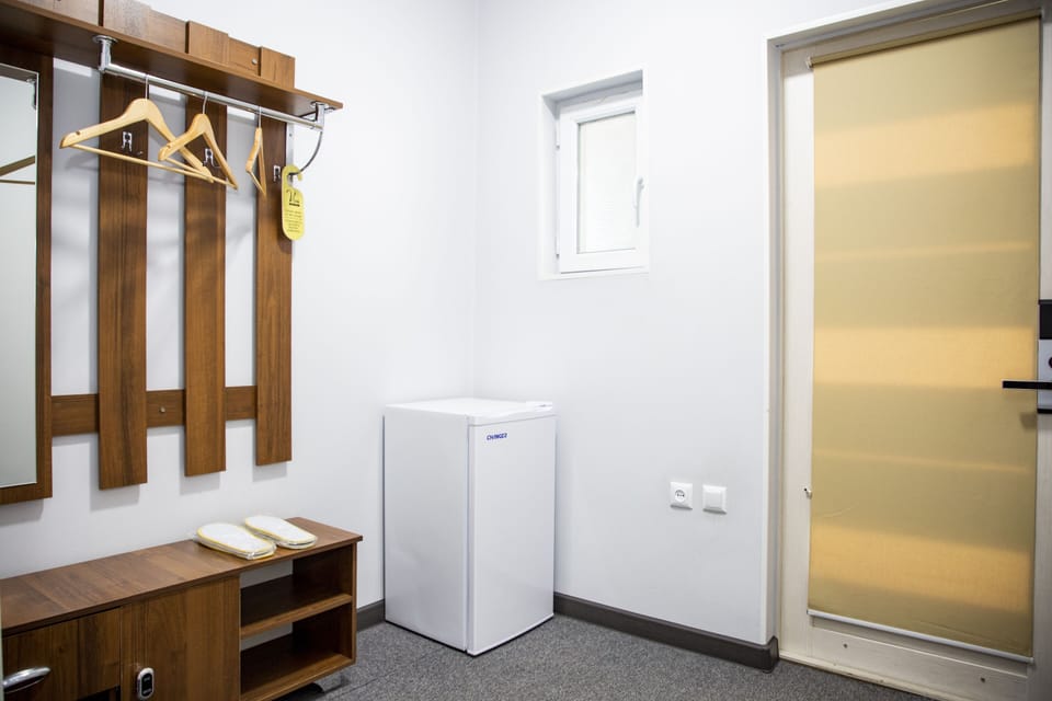 Comfort Double Room, 1 Queen Bed, Non Smoking, Air conditioning | Premium bedding, individually decorated, individually furnished, desk