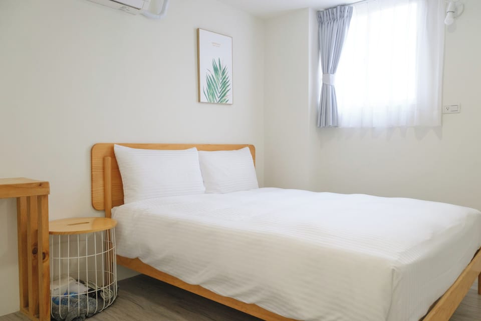 Standard Double Room | Desk, blackout drapes, soundproofing, free WiFi