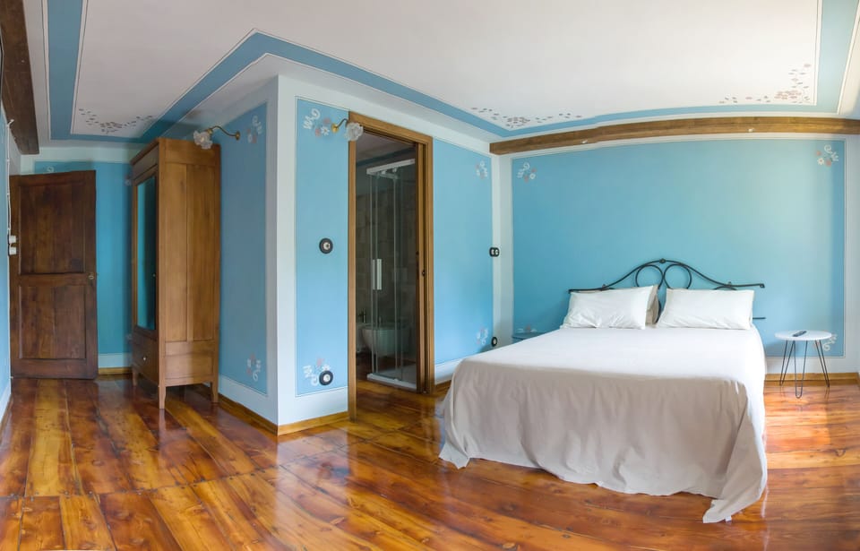 Double Room (Azzurra) | Free WiFi, bed sheets