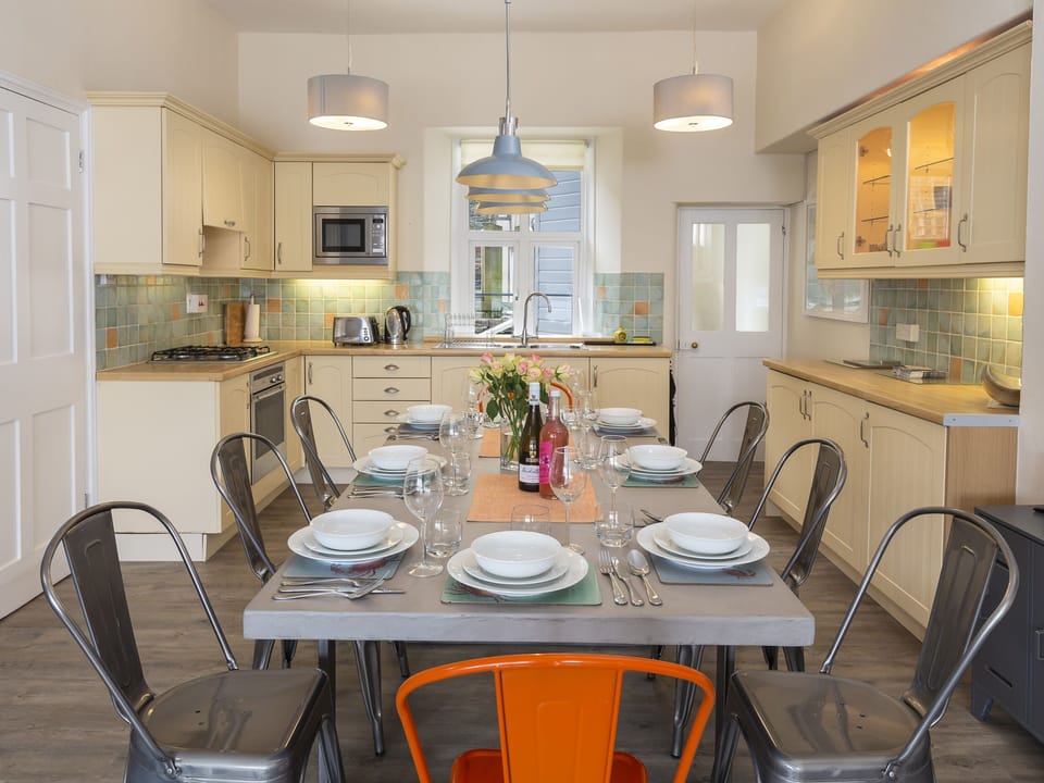 Cottage | Interior