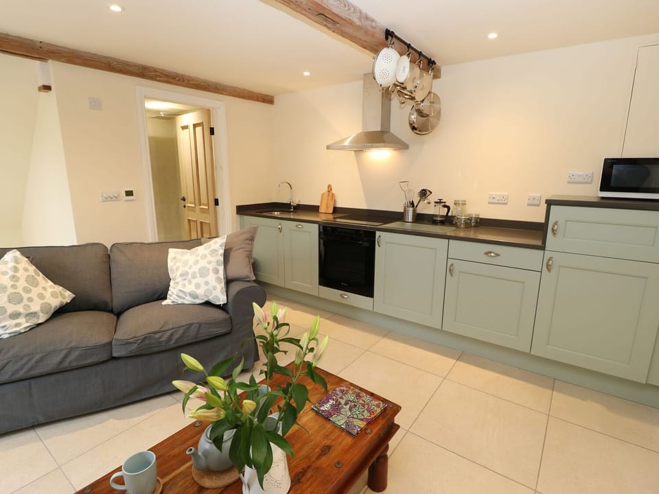 Cottage | Living area | TV