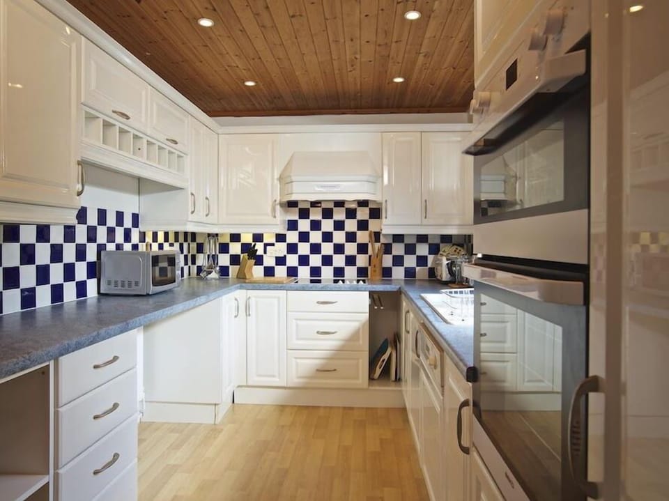 Cottage | Interior