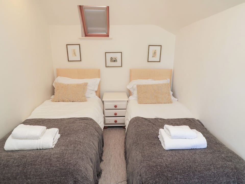 Cottage | 5 bedrooms, individually decorated, individually furnished, free WiFi