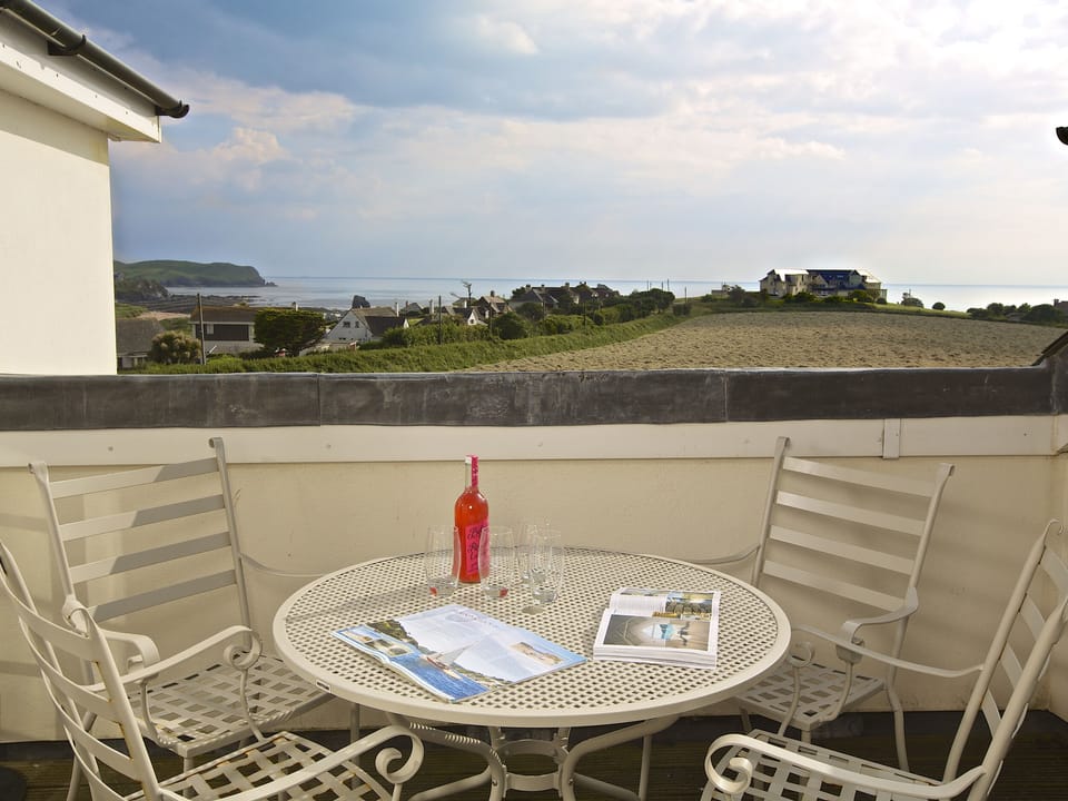 Cottage | Balcony