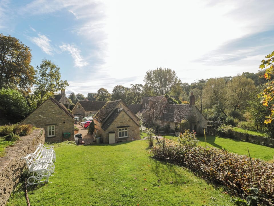 Cottage | Property grounds