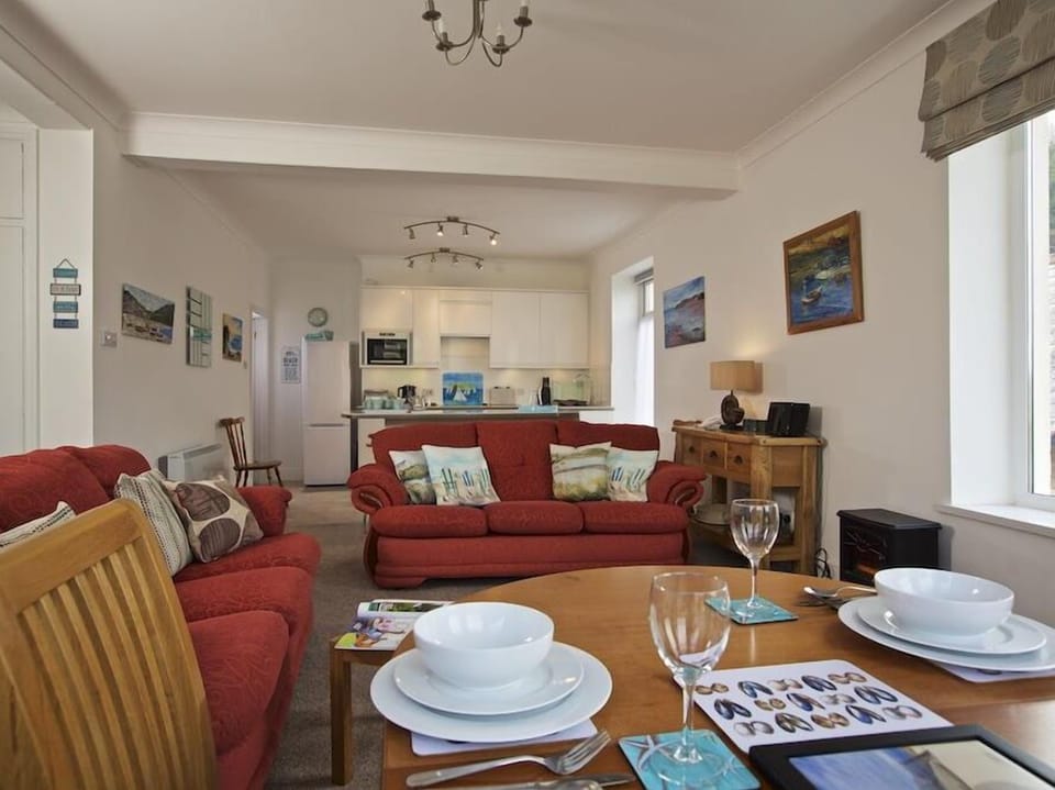 Cottage | Living room | TV