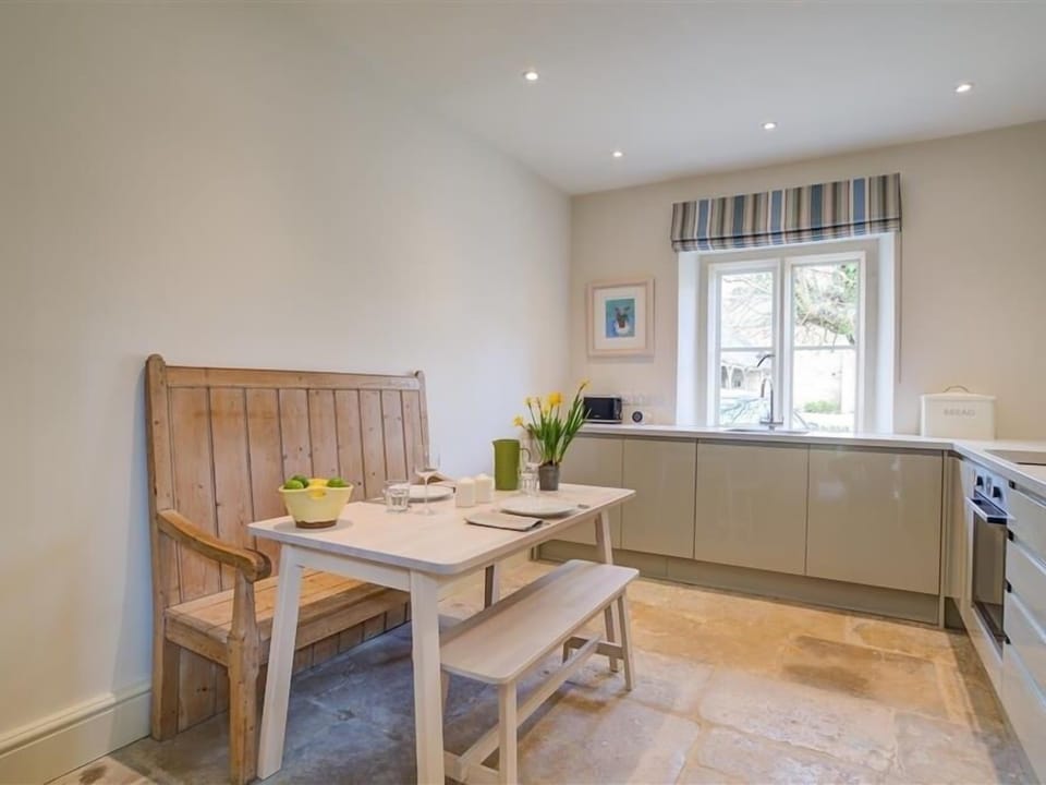 Cottage | Interior
