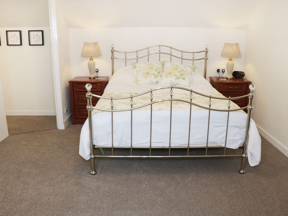 Cottage | 1 bedroom, individually decorated, individually furnished