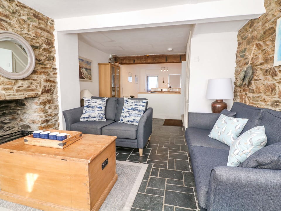 Cottage | Living area | TV