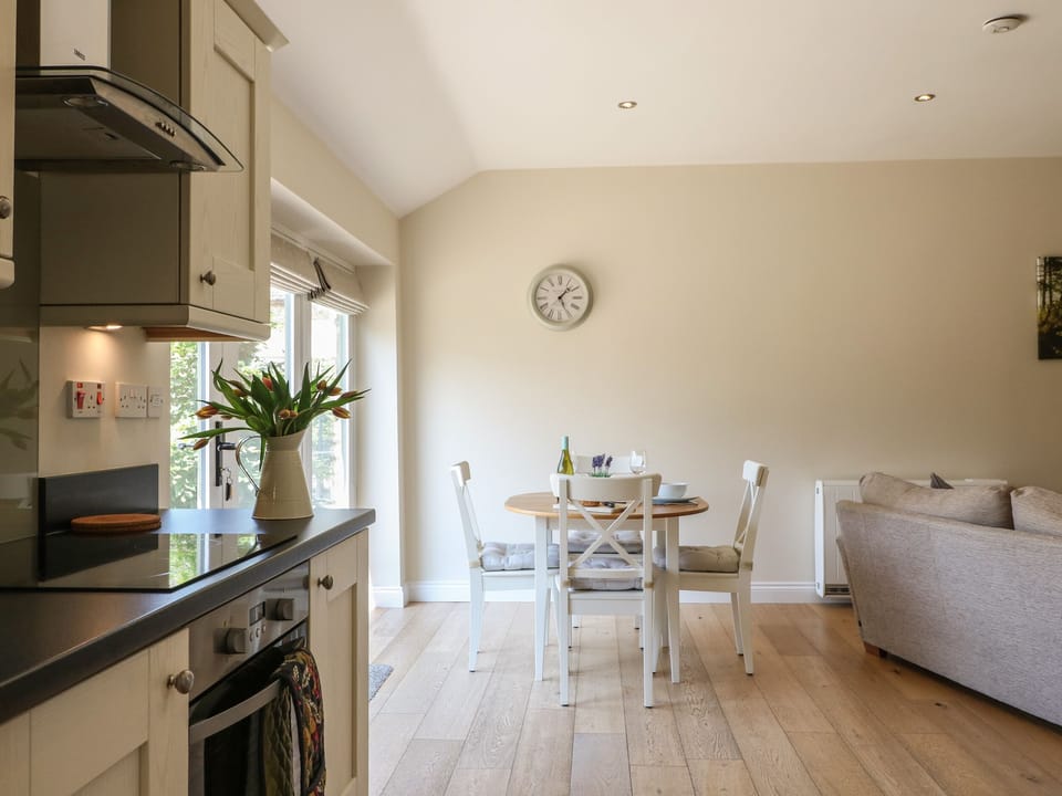 Cottage | Private kitchen | Fridge, microwave, oven, dishwasher