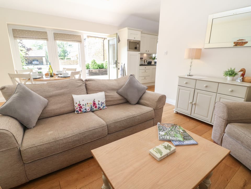 Cottage | Living area | TV, DVD player