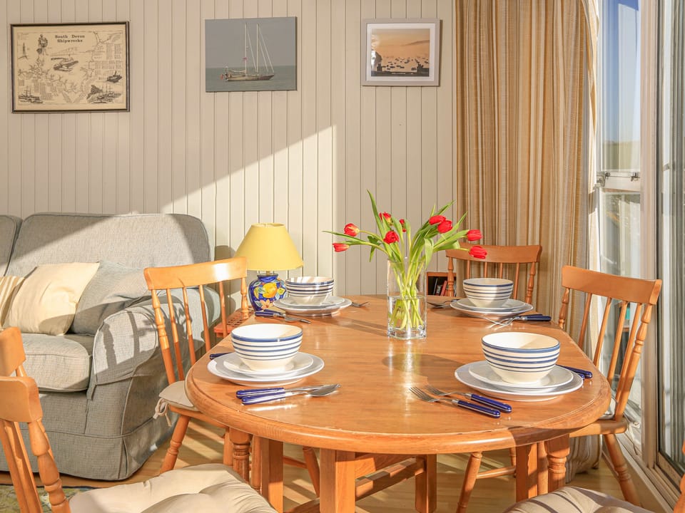 Cottage | Private kitchen | Fridge, microwave, stovetop, cookware/dishes/utensils