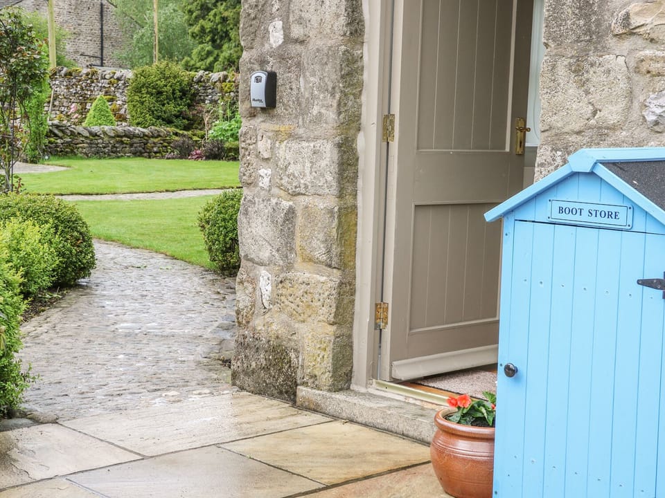 Cottage | Property grounds