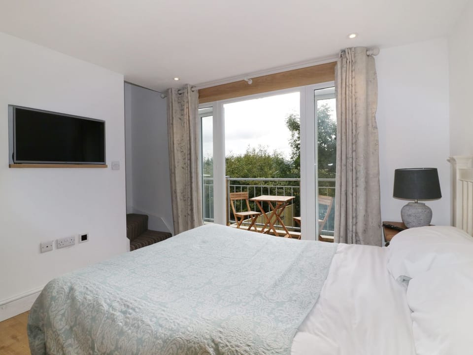 Cottage | 2 bedrooms, individually decorated, individually furnished, free WiFi