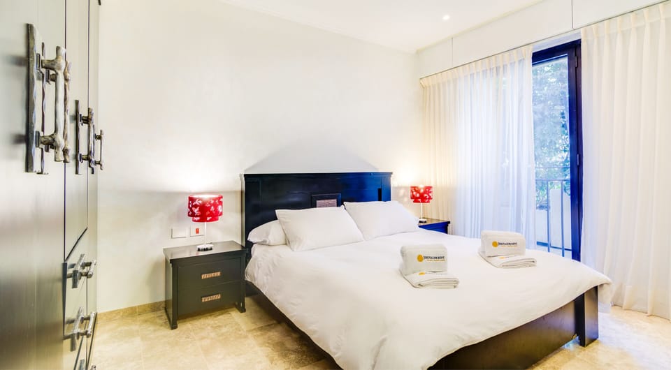 Luxury Apartment | 2 bedrooms, iron/ironing board, free WiFi, bed sheets