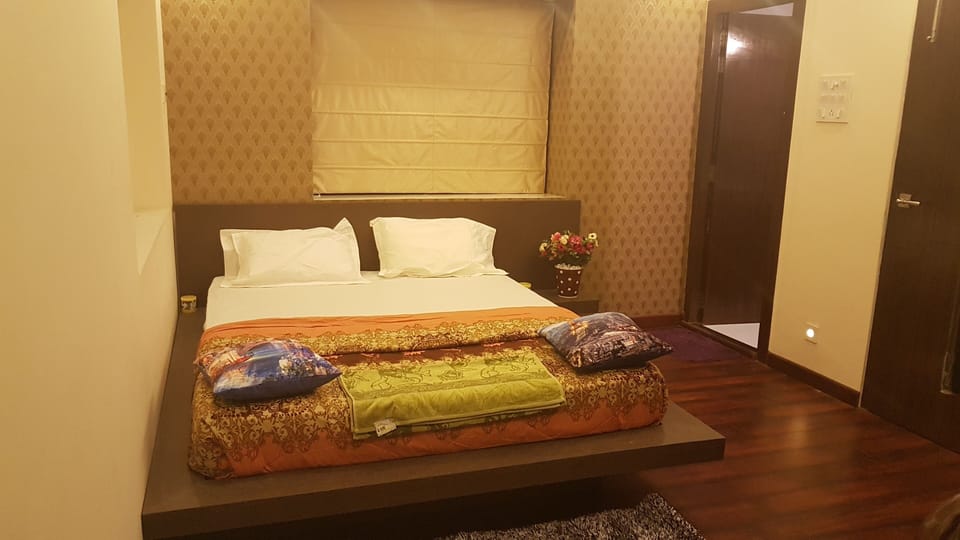 Exclusive Room | Memory foam beds, minibar, individually decorated