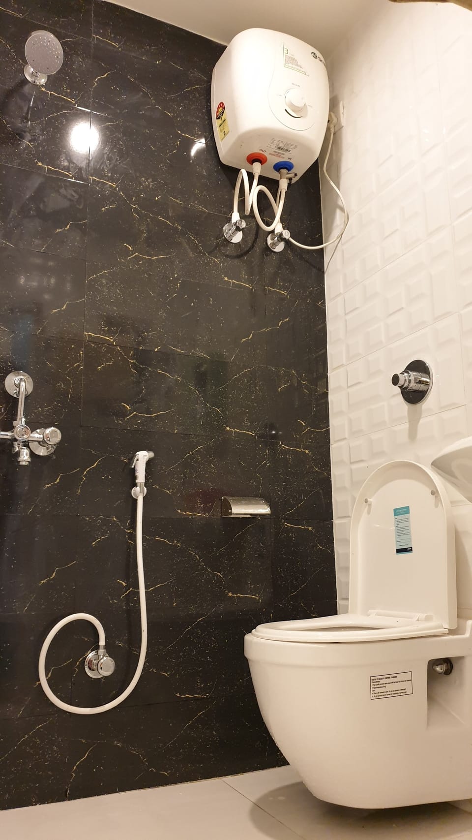 Exclusive Room | Bathroom | Shower, towels