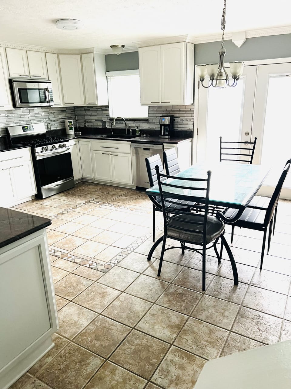 Eat in kitchen 