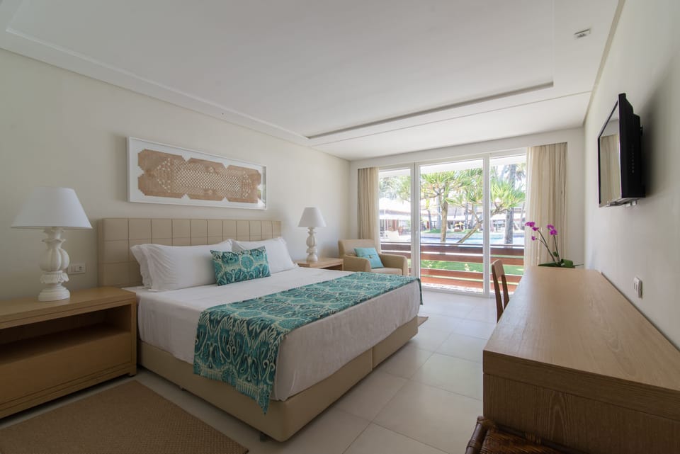 Deluxe Room | In-room dining