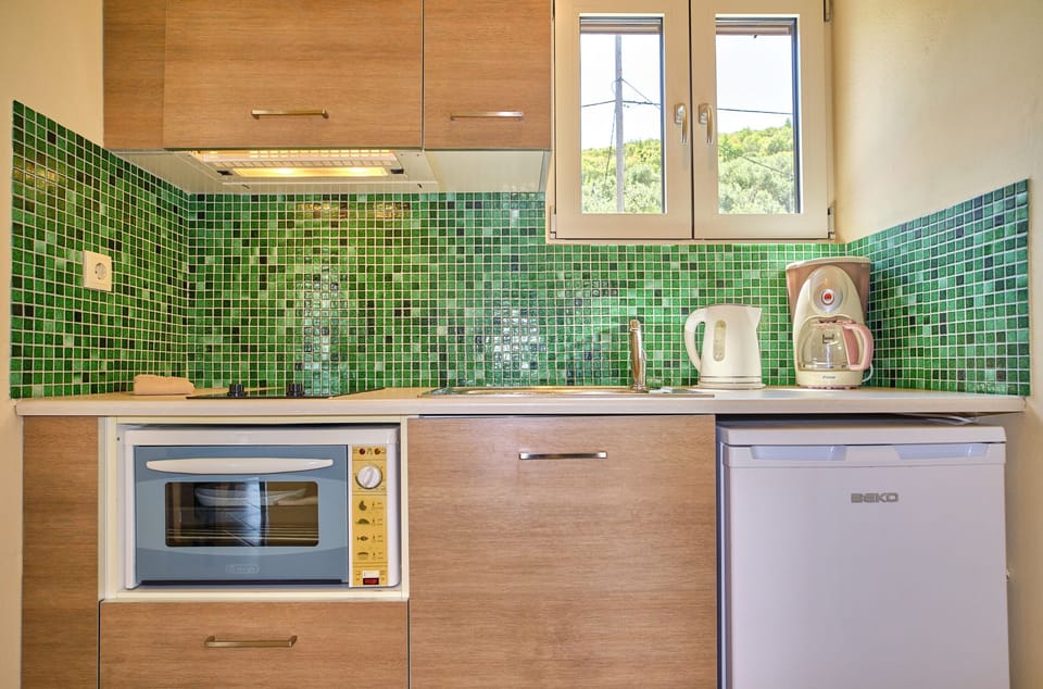 Chrismos Luxury Suites  16B Apraos Corfu - Kitchen