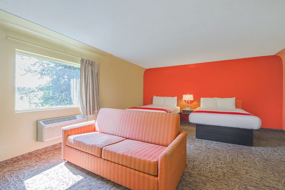 Double Queen Suite | Free WiFi, bed sheets