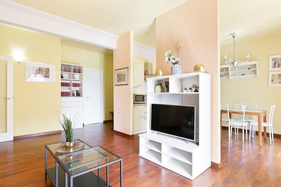 City Room, 2 Bedrooms | Living area | 32-inch flat-screen TV with digital channels, TV