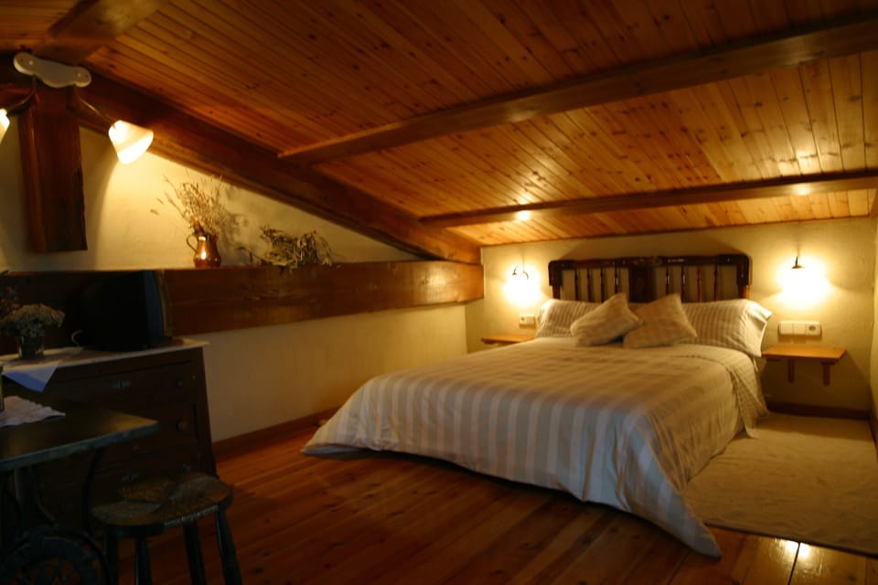 Standard Triple Room, 1 Bedroom, Ensuite, Garden View | Premium bedding, individually decorated, individually furnished, desk