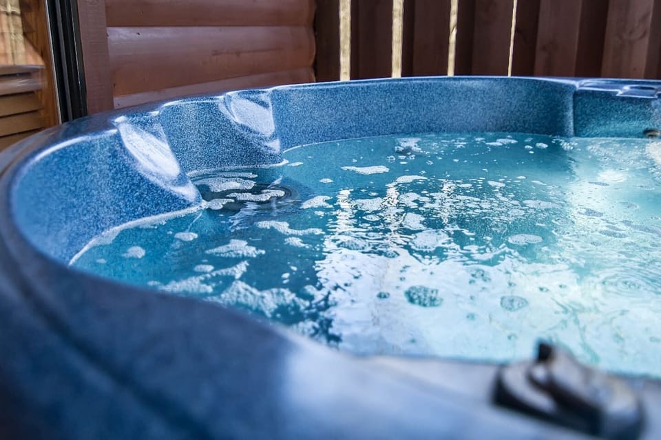 Indoor spa tub
