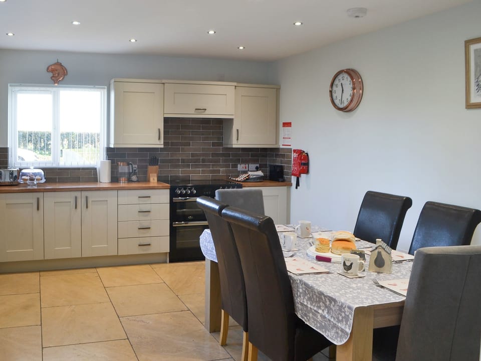 Lovely spacious kitchen with dining area | Red Hen Cottage, Acklington
