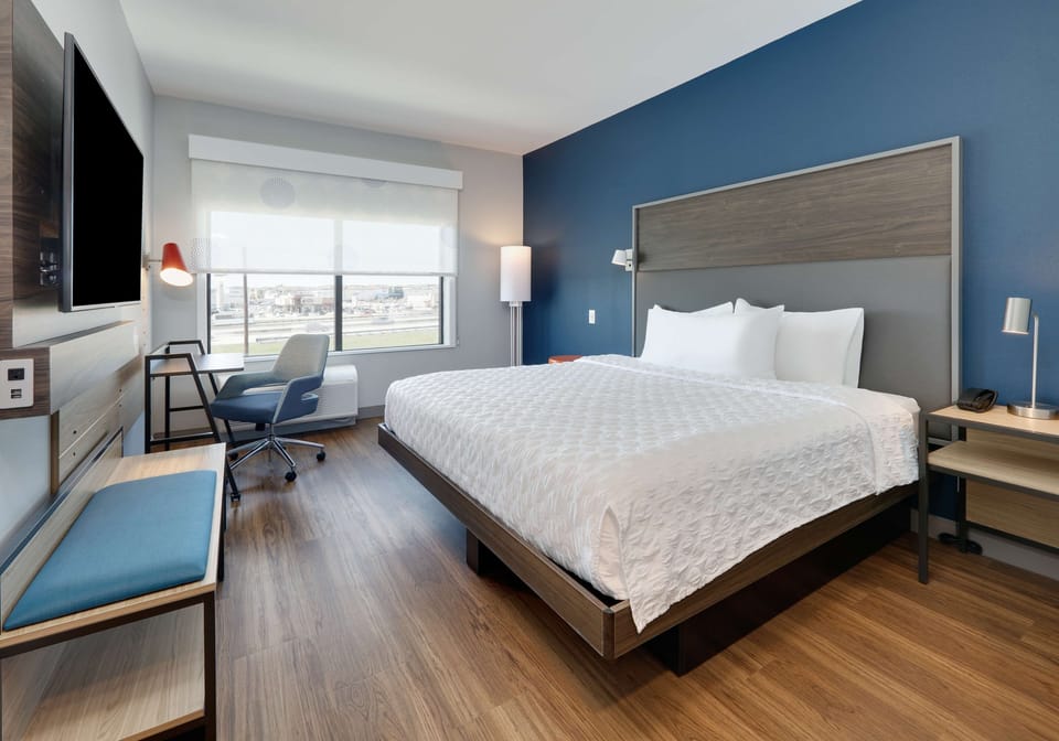 Hypo-allergenic bedding available, desk, laptop workspace