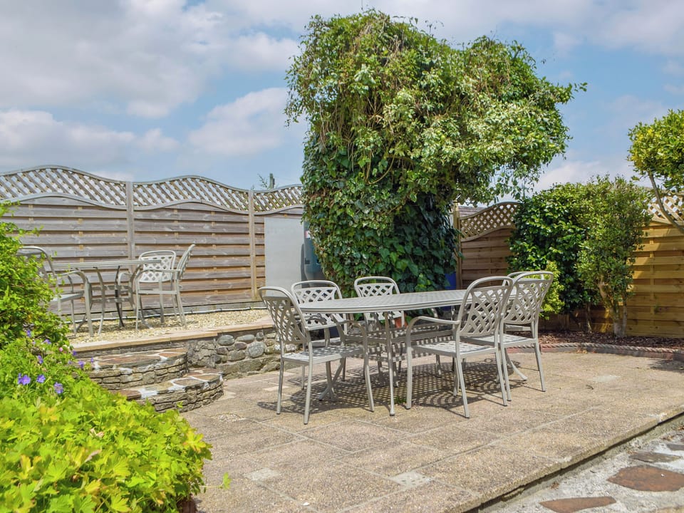 Outdoor area | Can-Y-Mor, Victoria House - Victoria House Apartments, Llansteffan, near Carmarthen
