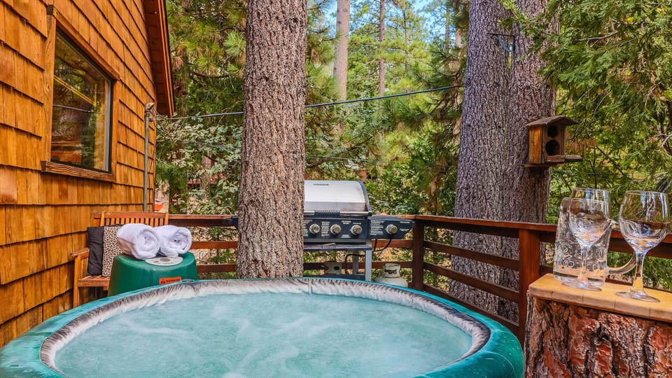 Hang out in the spa and enjoy the beautiful scenery. - Hang out in the spa and enjoy the beautiful scenery.