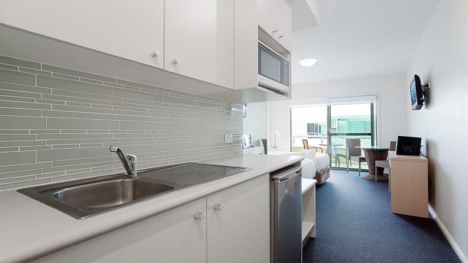 Kitchenette Side B