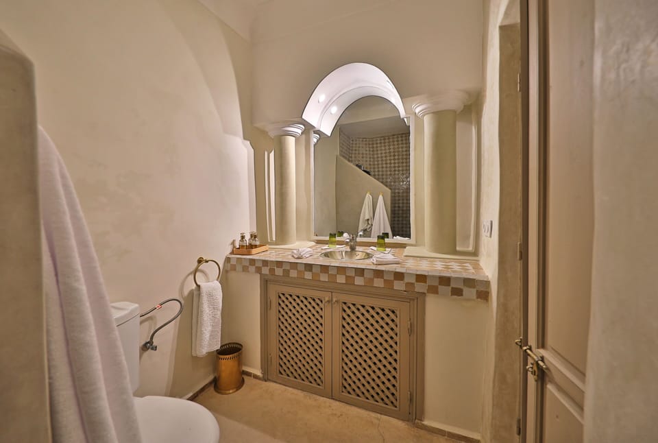 Superior Room (Ivory) | Bathroom | Shower, free toiletries, hair dryer, towels