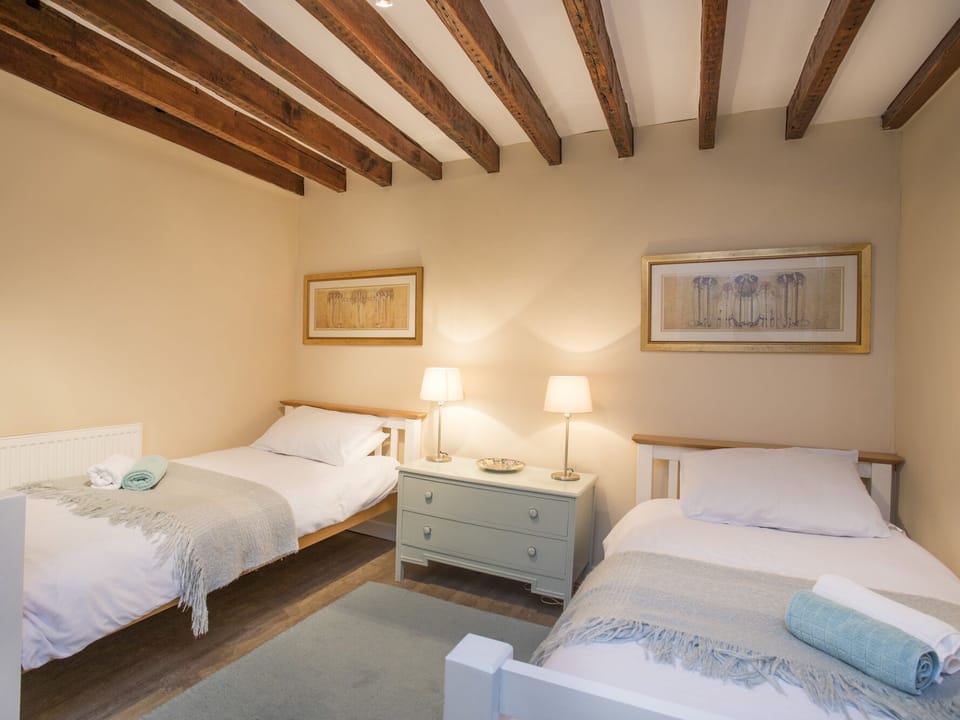 The Coach House - Beaumaris Cottage in Wales