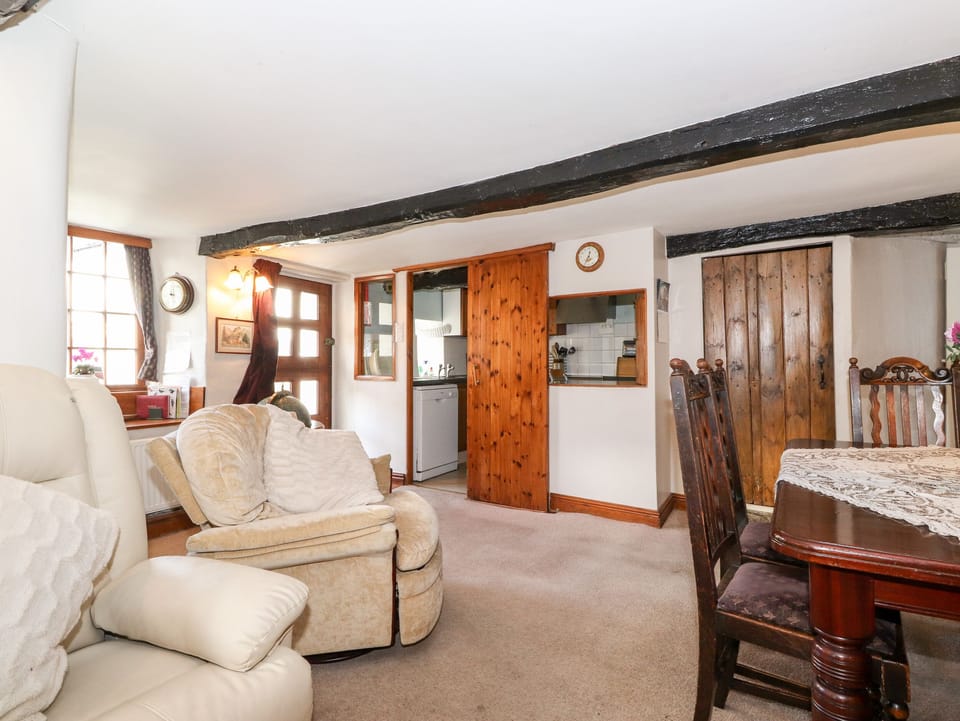 Cottage | 3 bedrooms, individually decorated, individually furnished, free WiFi
