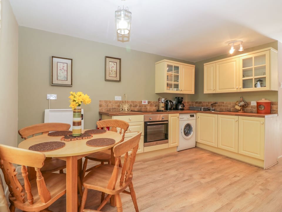 Cottage | Private kitchen | Highchair, cookware/dishes/utensils