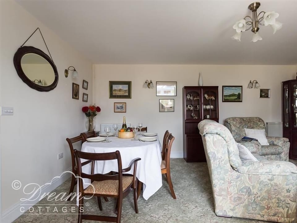Cottage | Living room