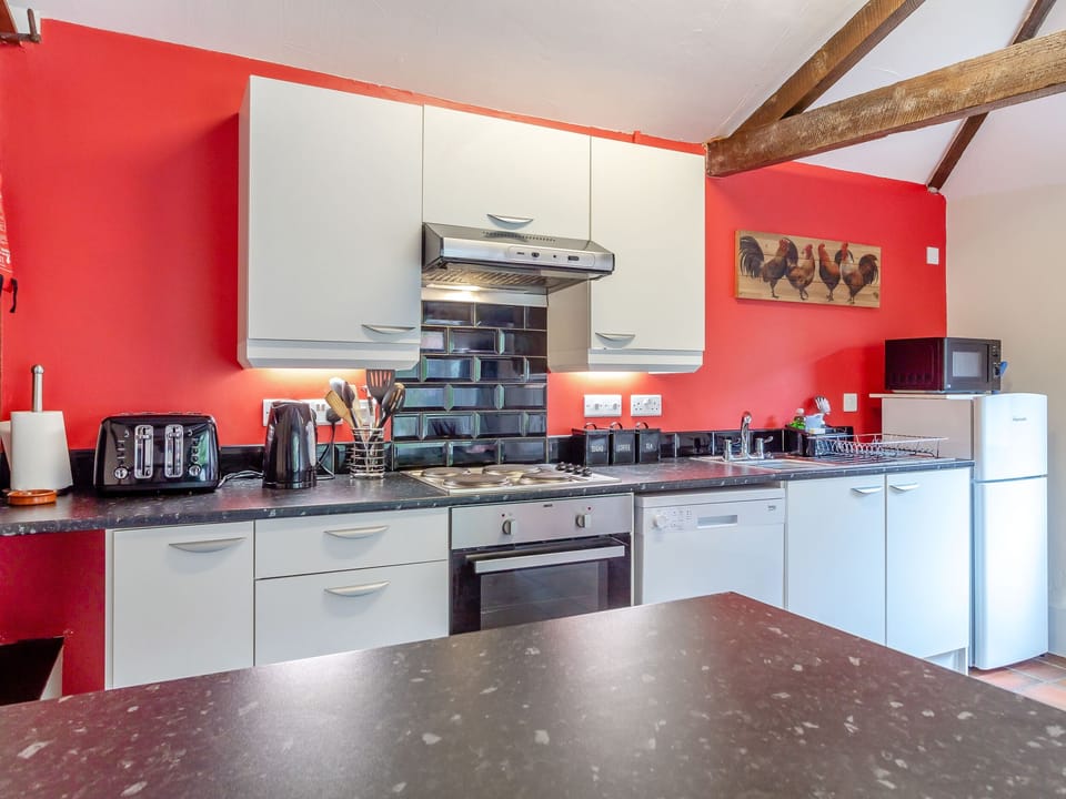 Cottage | Private kitchen | Fridge, microwave, stovetop, dishwasher