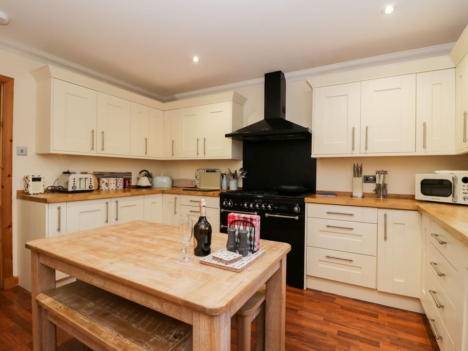Cottage | Interior
