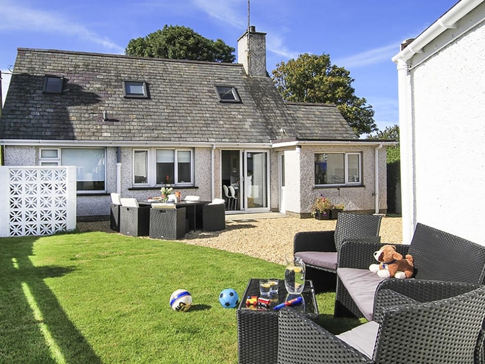 Cottage | Interior