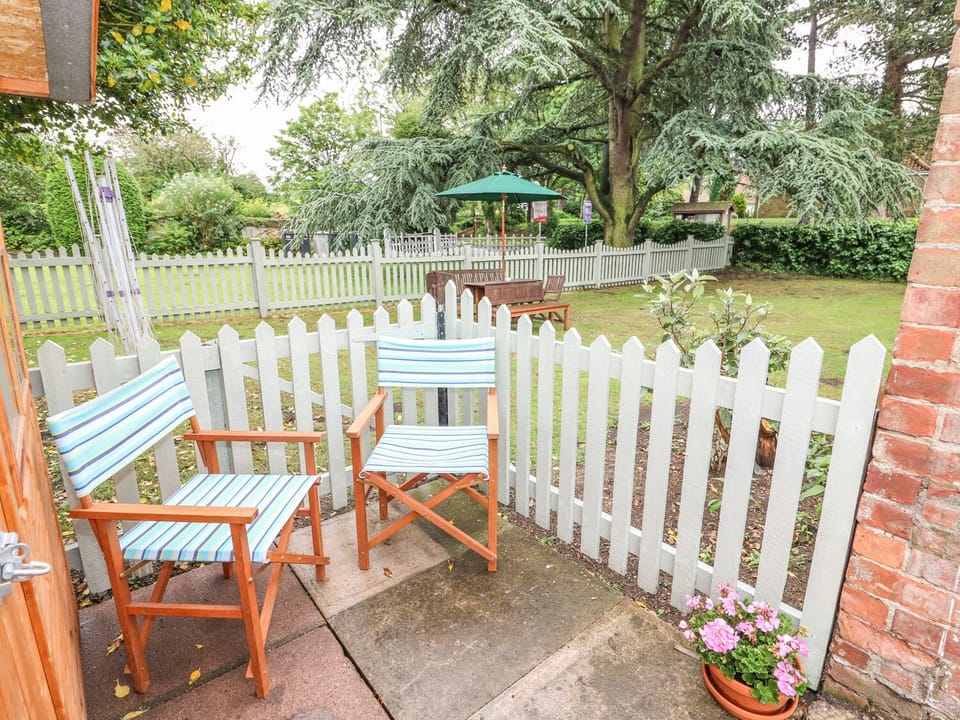 Cottage | Property grounds