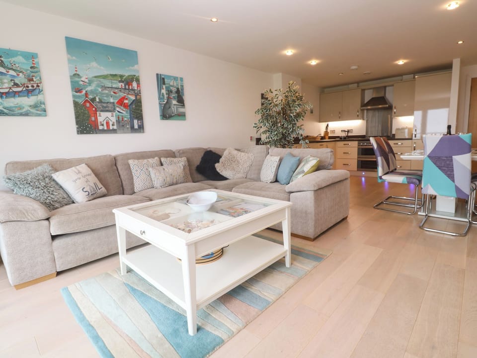 Cottage | Living area | TV
