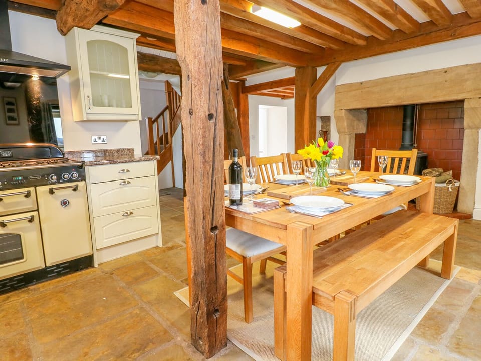 Cottage | Interior