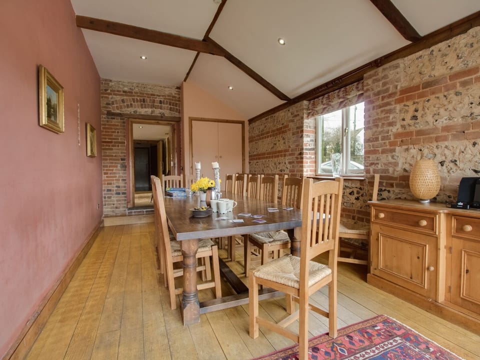 Cottage | Dining