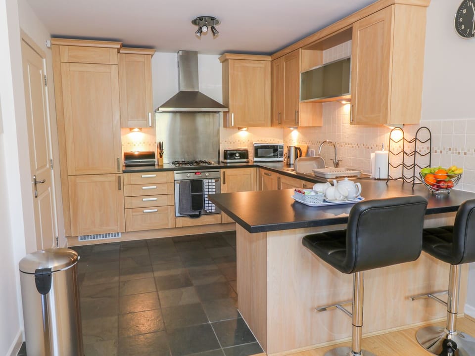 Cottage | Private kitchen | Fridge, stovetop, dishwasher, highchair