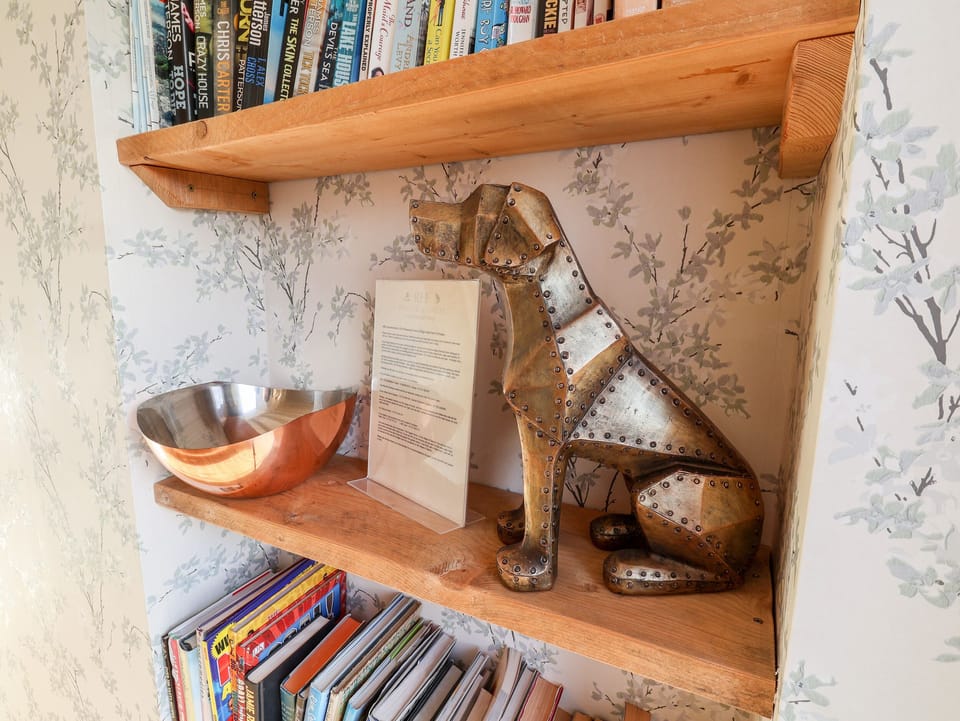 Cottage | Interior